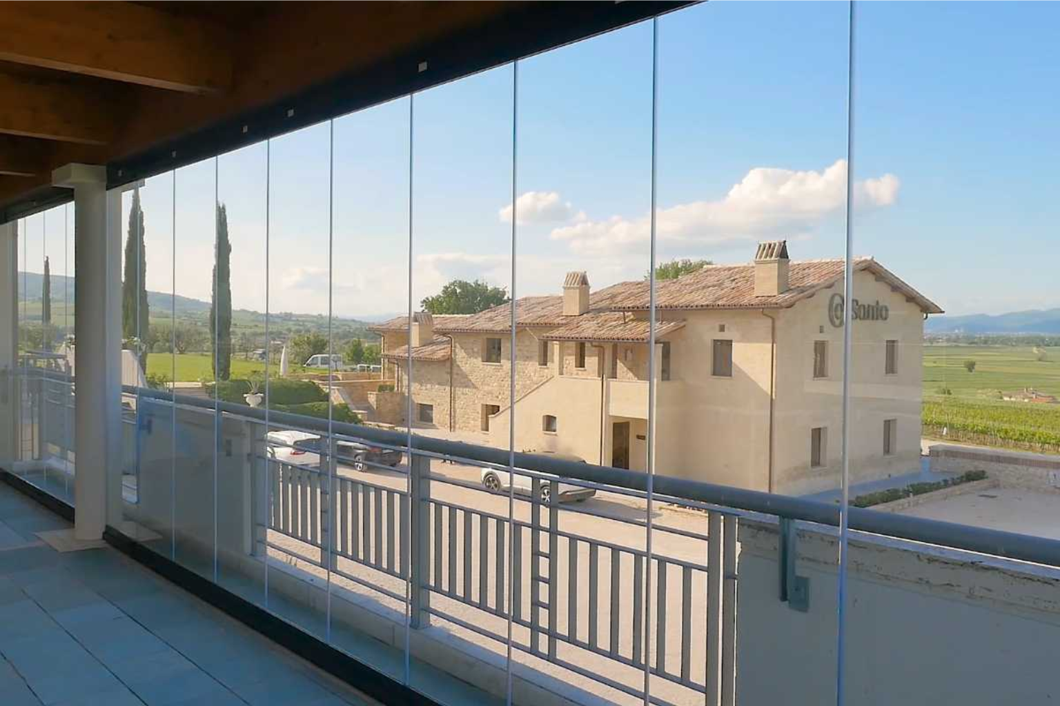 Vetrate scorrevoli per balconi e terrazzi