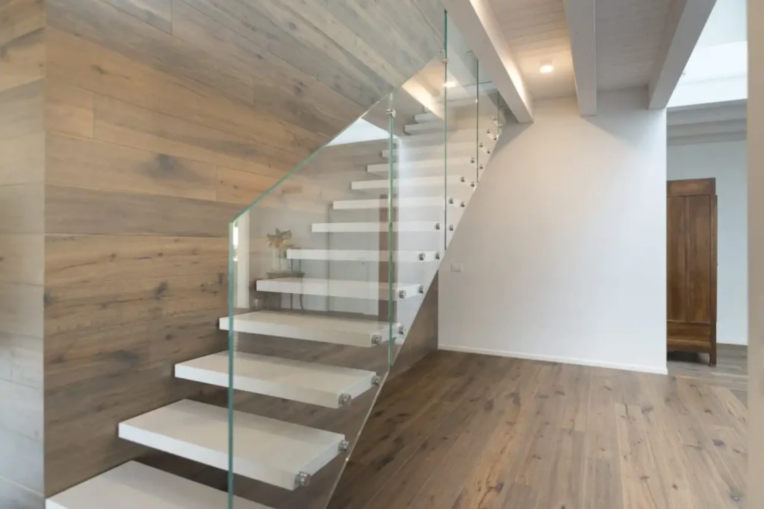 Scala in vetro con cosciali