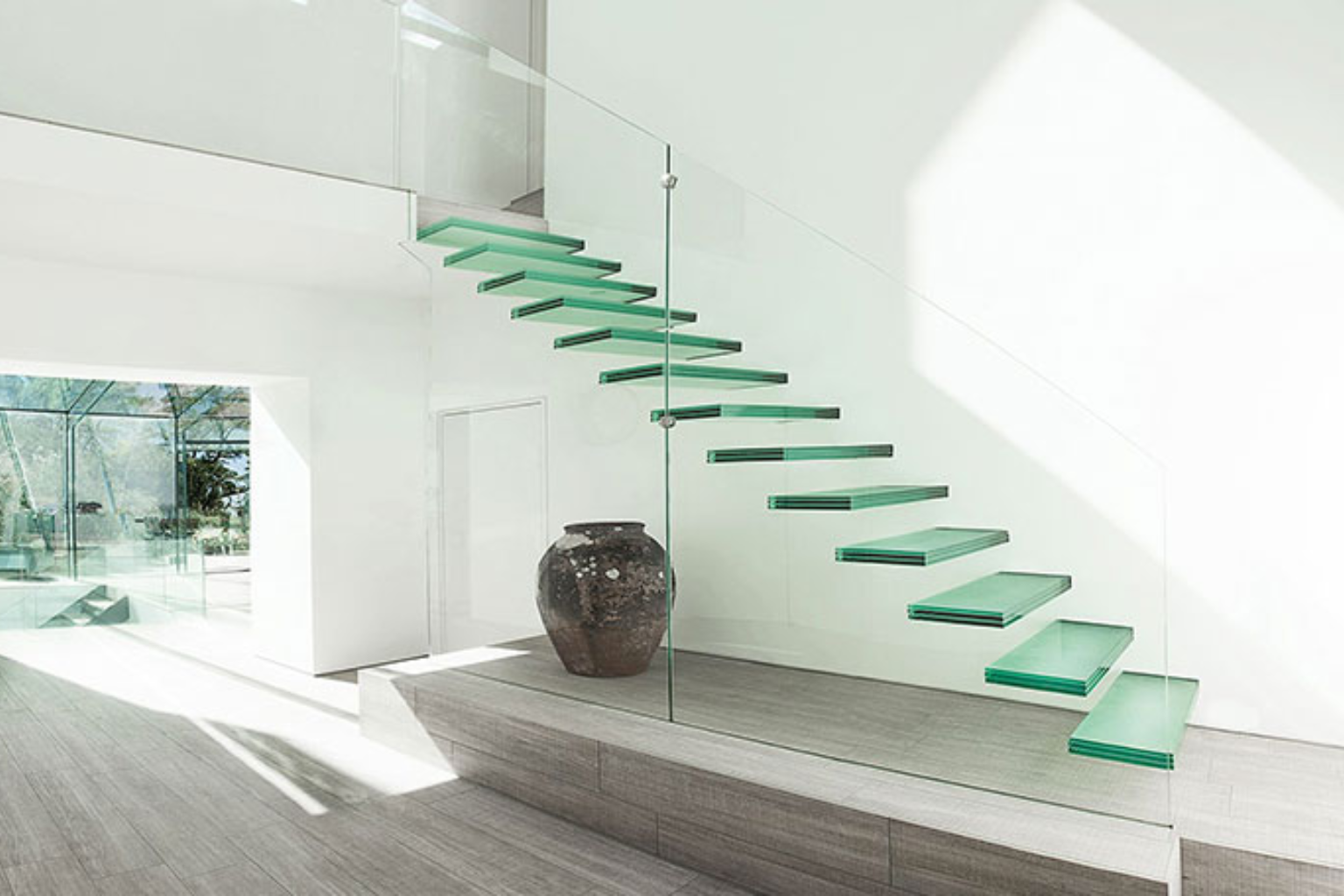 Gradini in vetro su struttura